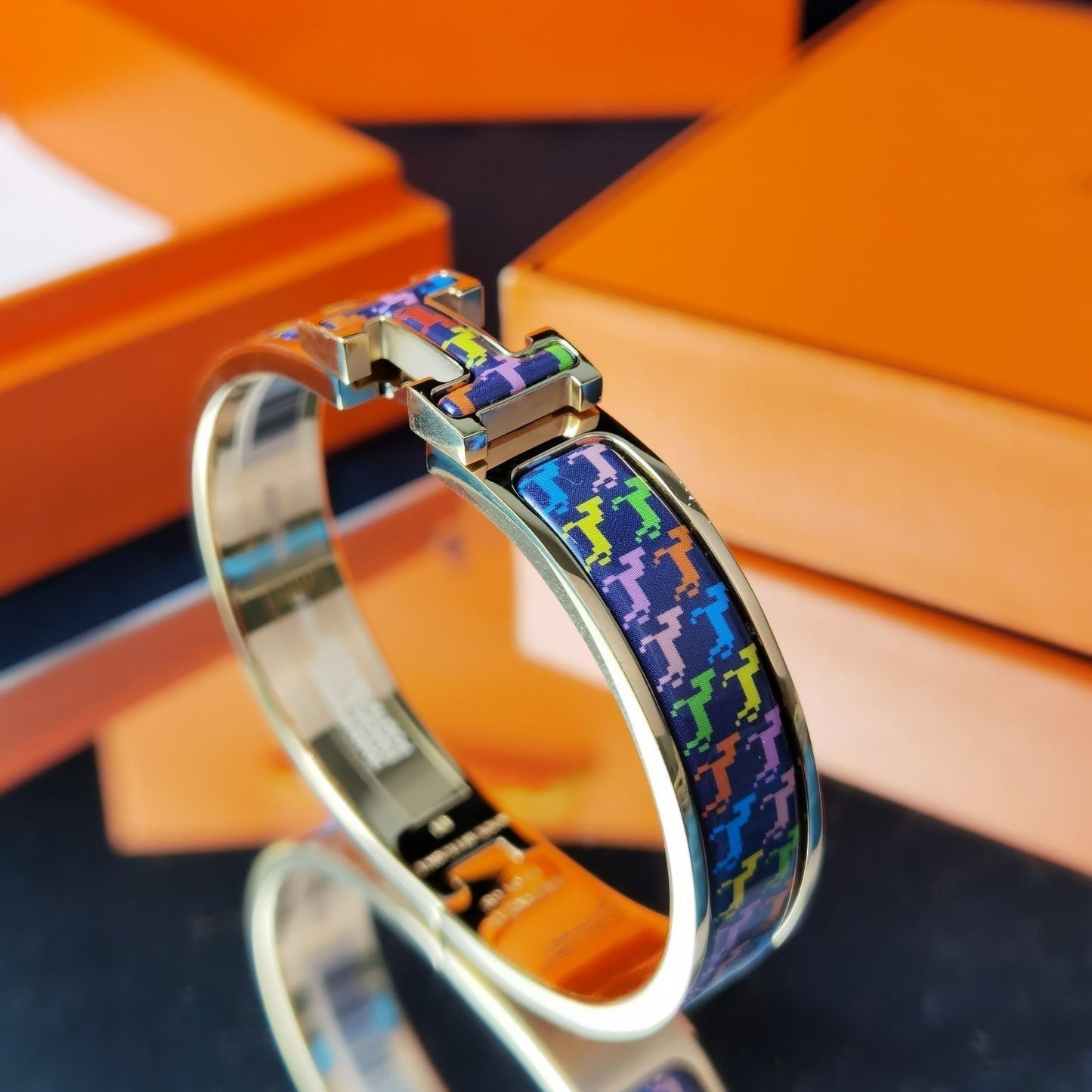 LUXEIFY H HORSE BRACELET 12MM