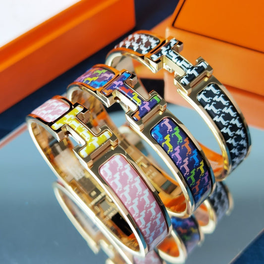LUXEIFY H HORSE BRACELET 12MM
