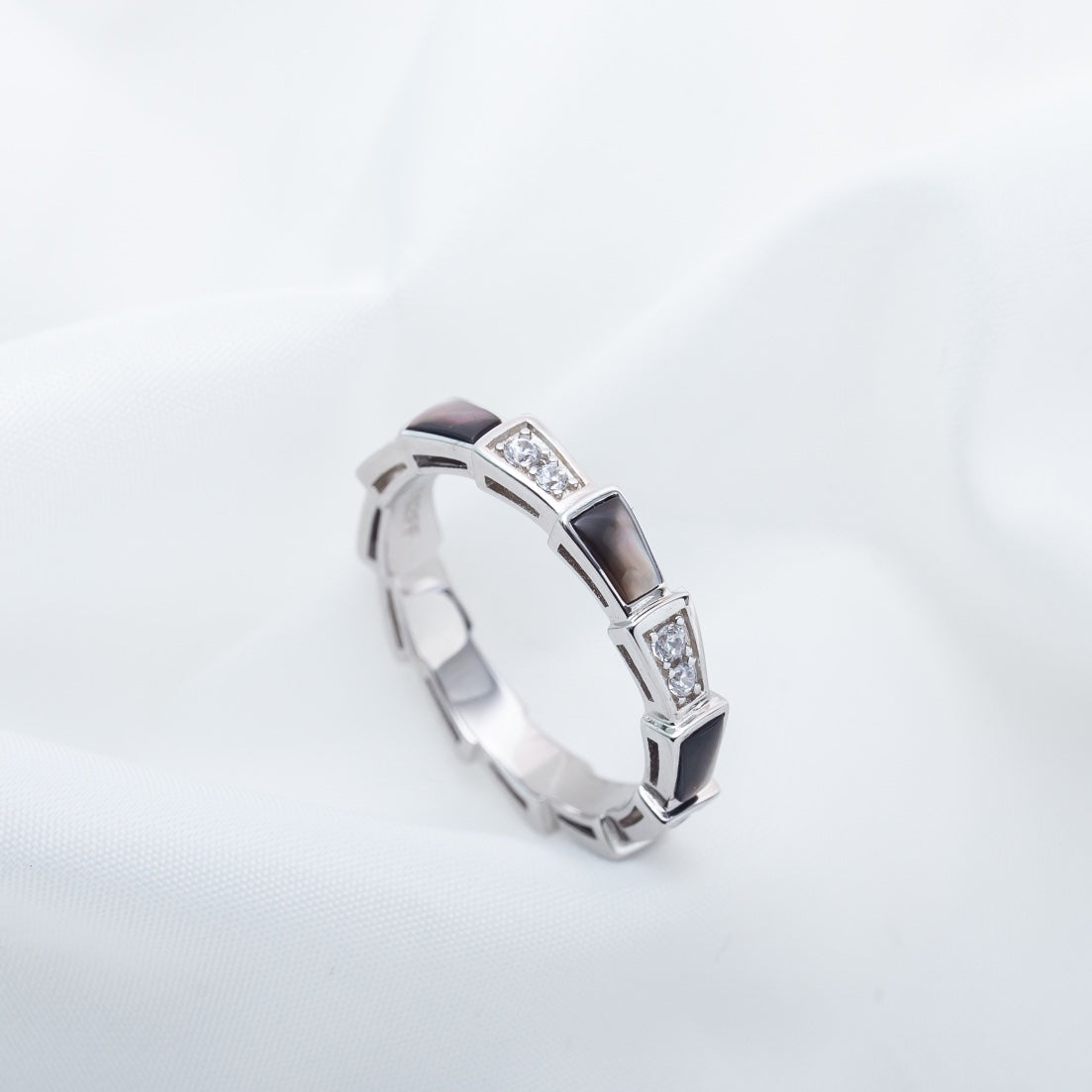LUXEIFY SERPENTI RING SILVER  DIAMOND BLACK MOP 3MM
