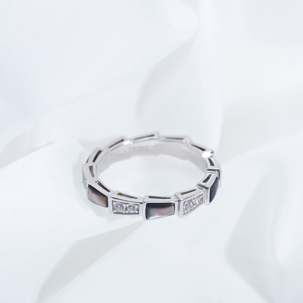 LUXEIFY SERPENTI RING SILVER  DIAMOND BLACK MOP 3MM