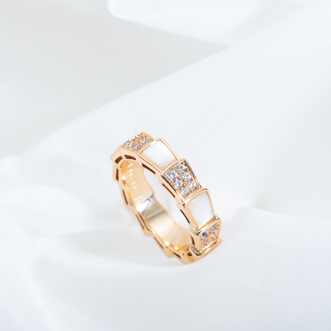 LUXEIFY SERPENTI RING PINK GOLD MOP DIAMOND PAVED 4MM