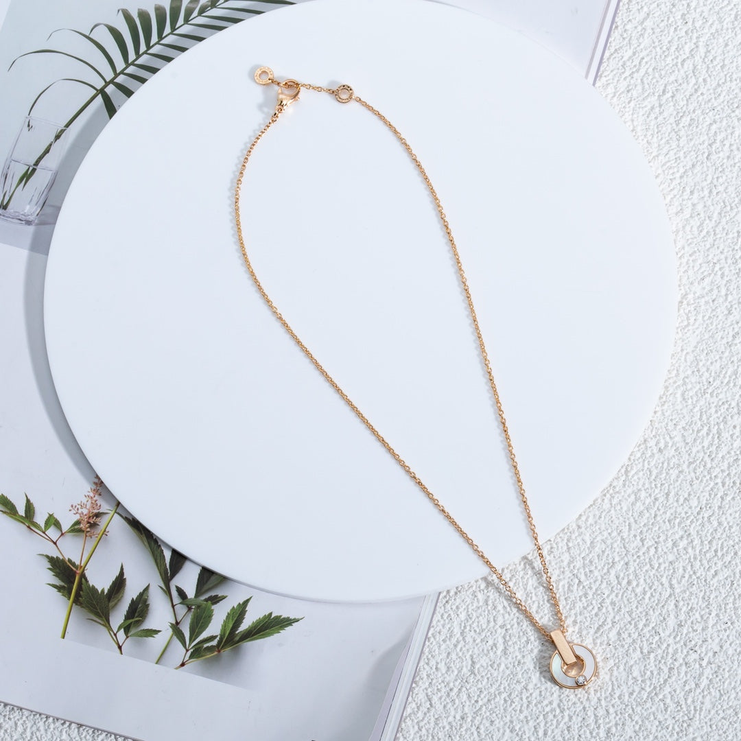 LUXEIFY GARI NECKLACE PINK GOLD MOP