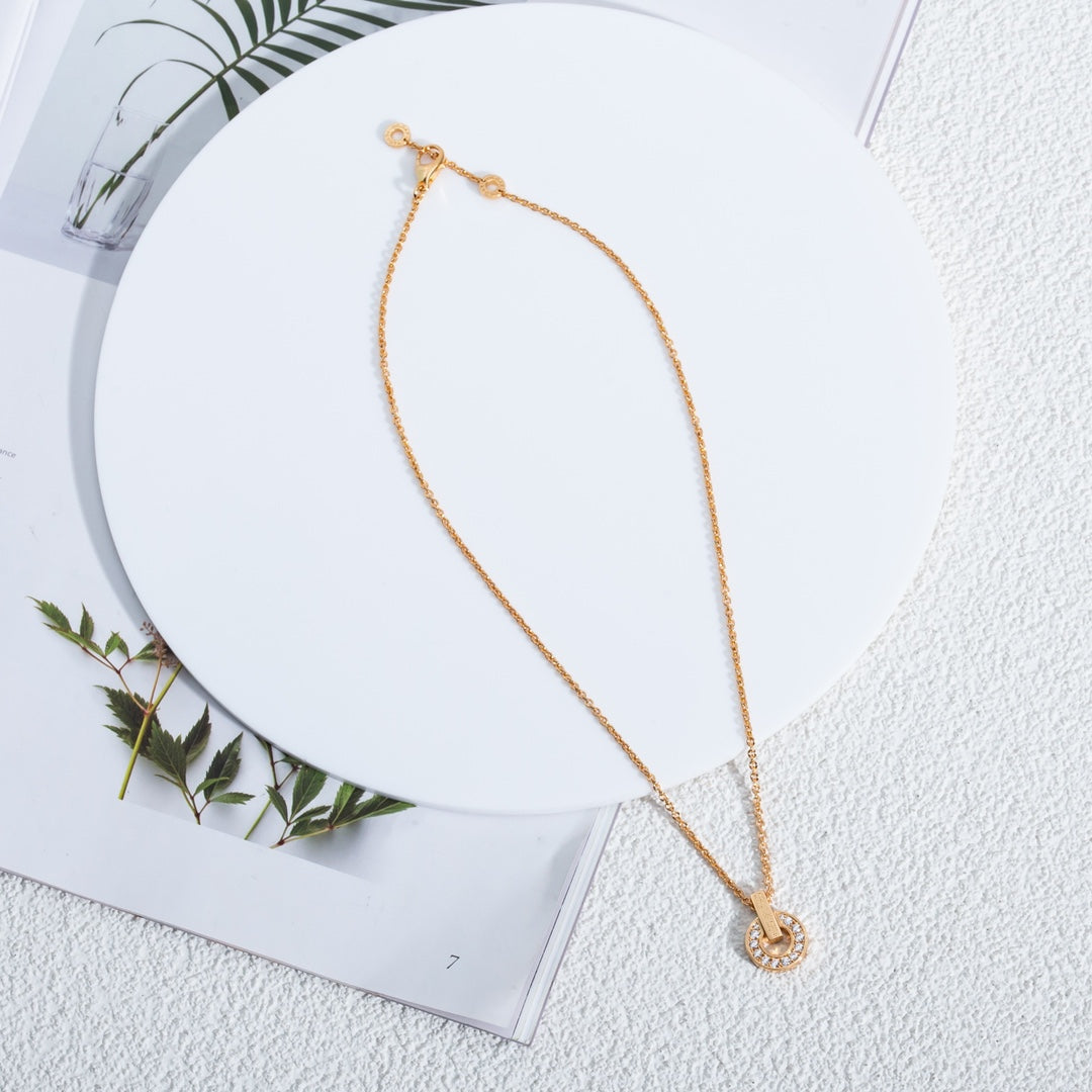 LUXEIFY GARI NECKLACE PINK GOLD DIAMOND