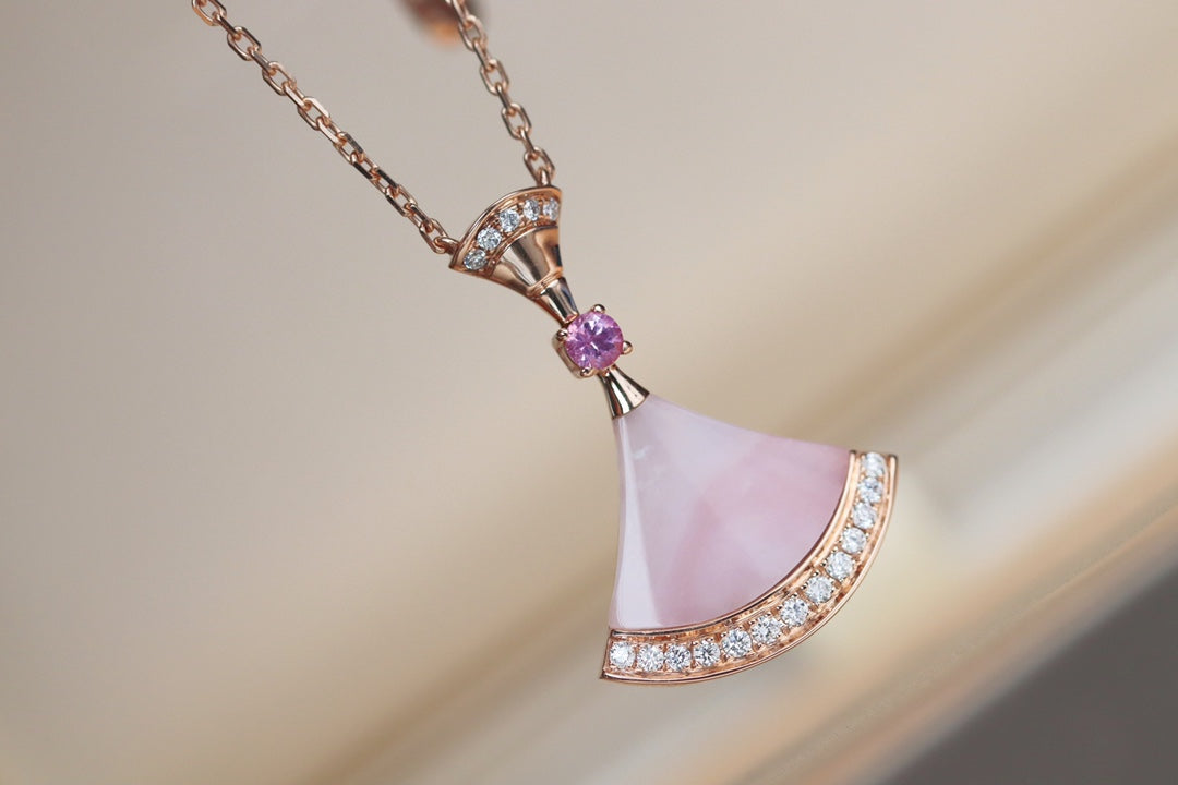 LUXEIFY DREAM NECKLACE PINK MOP DIAMOND