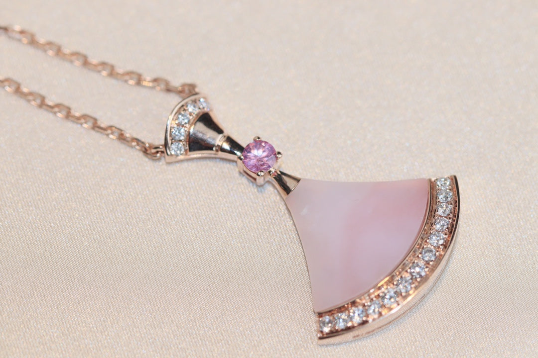 LUXEIFY DREAM NECKLACE PINK MOP DIAMOND