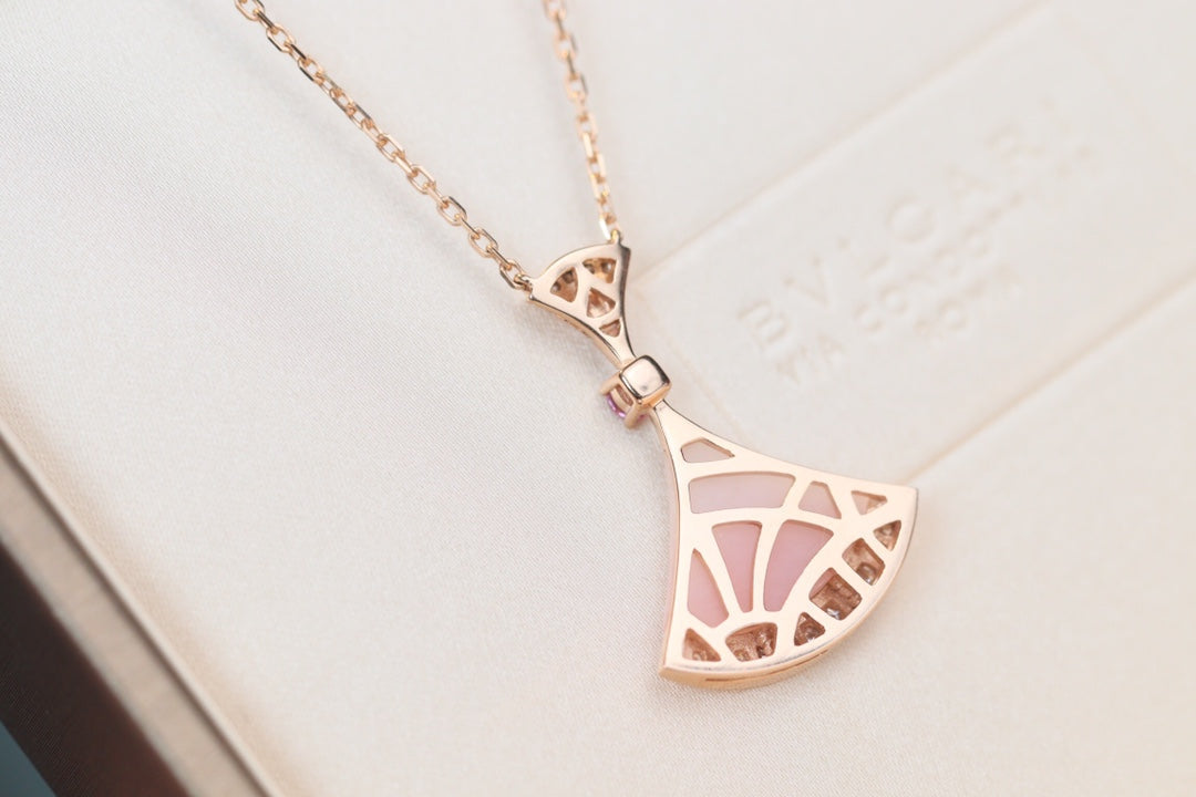 LUXEIFY DREAM NECKLACE PINK MOP DIAMOND