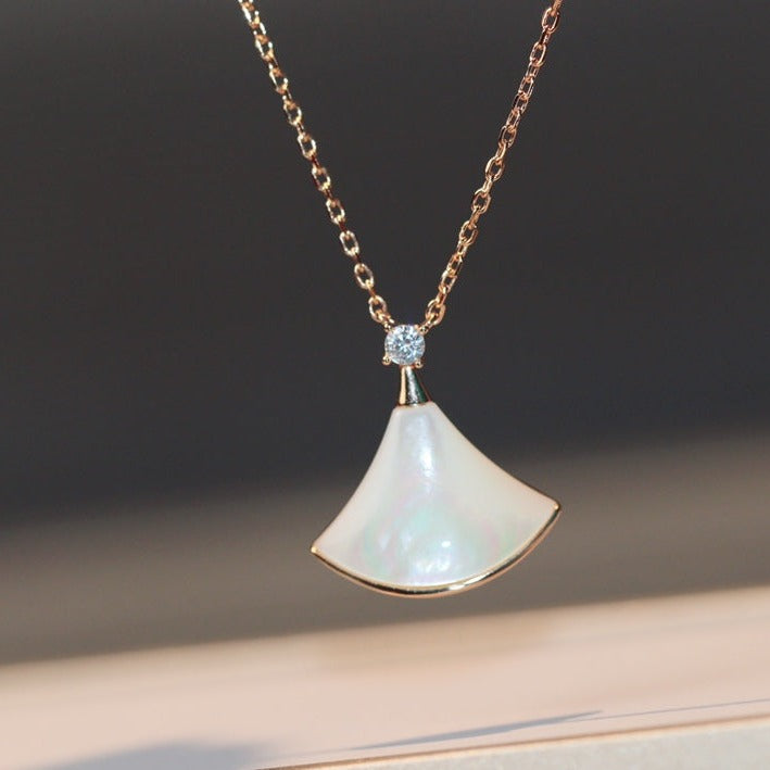 LUXEIFY DREAM NECKLACE WHITE MOP PINK GOLD 1 DIAMOND