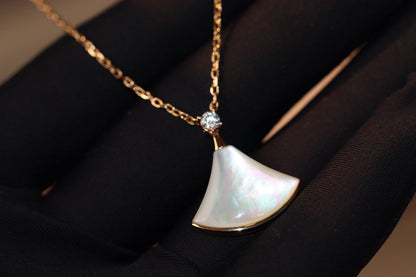 LUXEIFY DREAM NECKLACE WHITE MOP PINK GOLD 1 DIAMOND