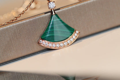 LUXEIFY DREAM NECKLACE MALACHITE DIAMOND
