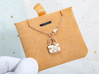 LUXEIFY AMULETTE PEDANT ROSE GOLD NECKLACE