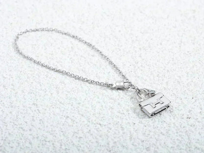 LUXEIFY AMULETTE PEDANT SILVER NECKLACE