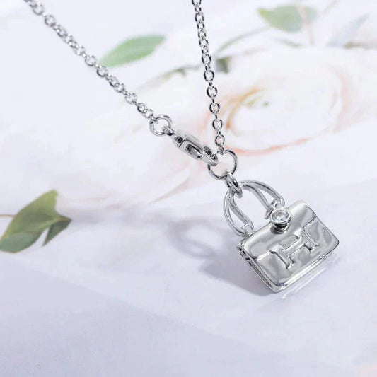 LUXEIFY AMULETTE PEDANT SILVER NECKLACE