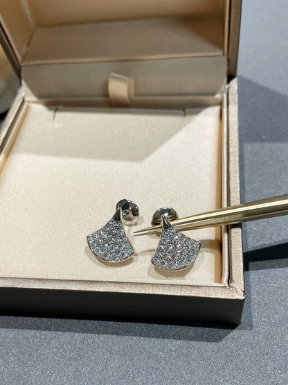 LUXEIFY DREAM STUD EARRINGS DIAMOND
