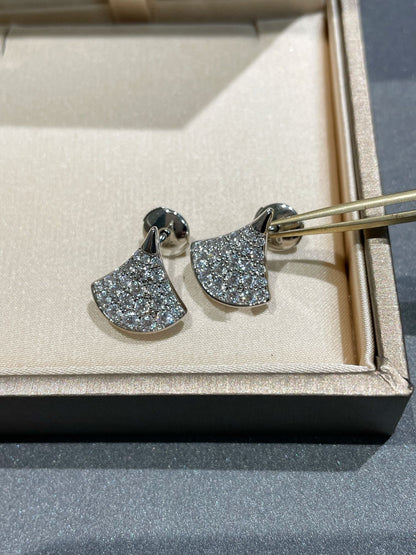 LUXEIFY DREAM STUD EARRINGS DIAMOND