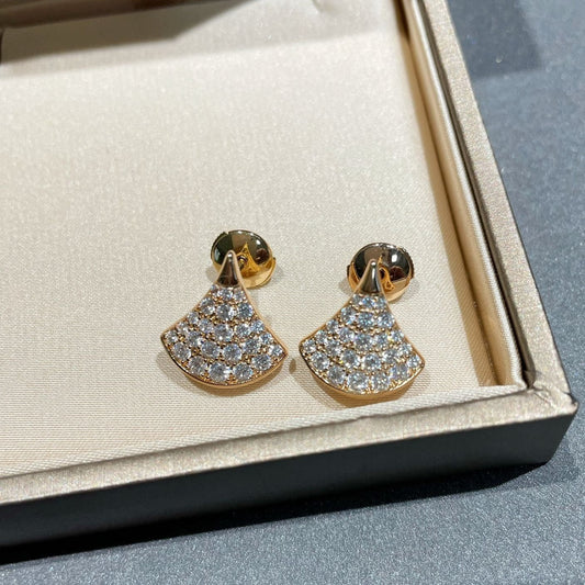 LUXEIFY DREAM STUD EARRINGS DIAMOND