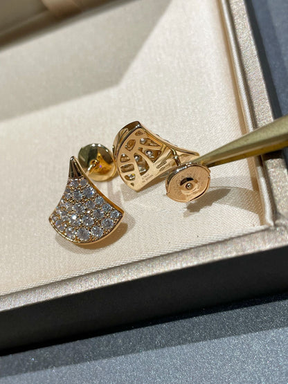 LUXEIFY DREAM STUD EARRINGS DIAMOND