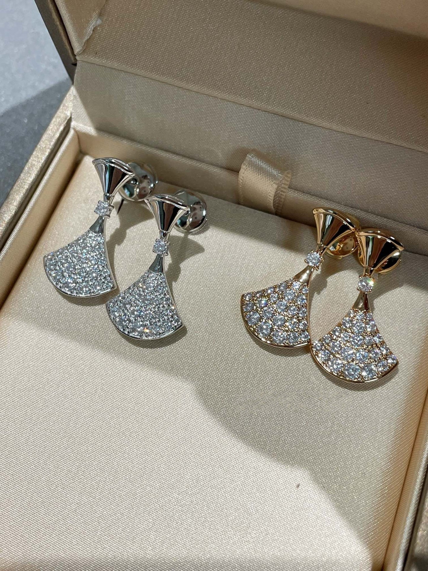 LUXEIFY DREAM EARRINGS DIAMOND