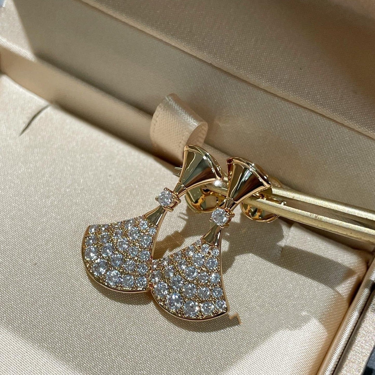 LUXEIFY DREAM EARRINGS DIAMOND