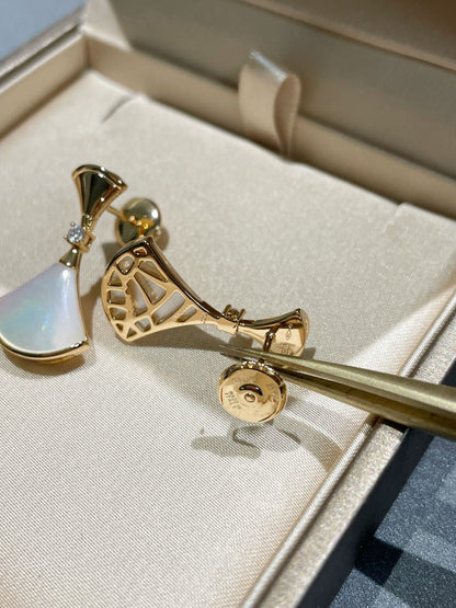 LUXEIFY DREAM MOP 1 DIAMOND EARRINGS