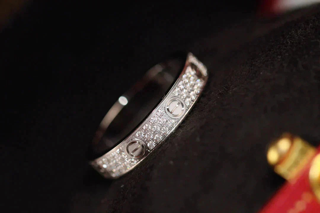 LUXEIFY LOVE RING 4MM DIAMOND PAVED