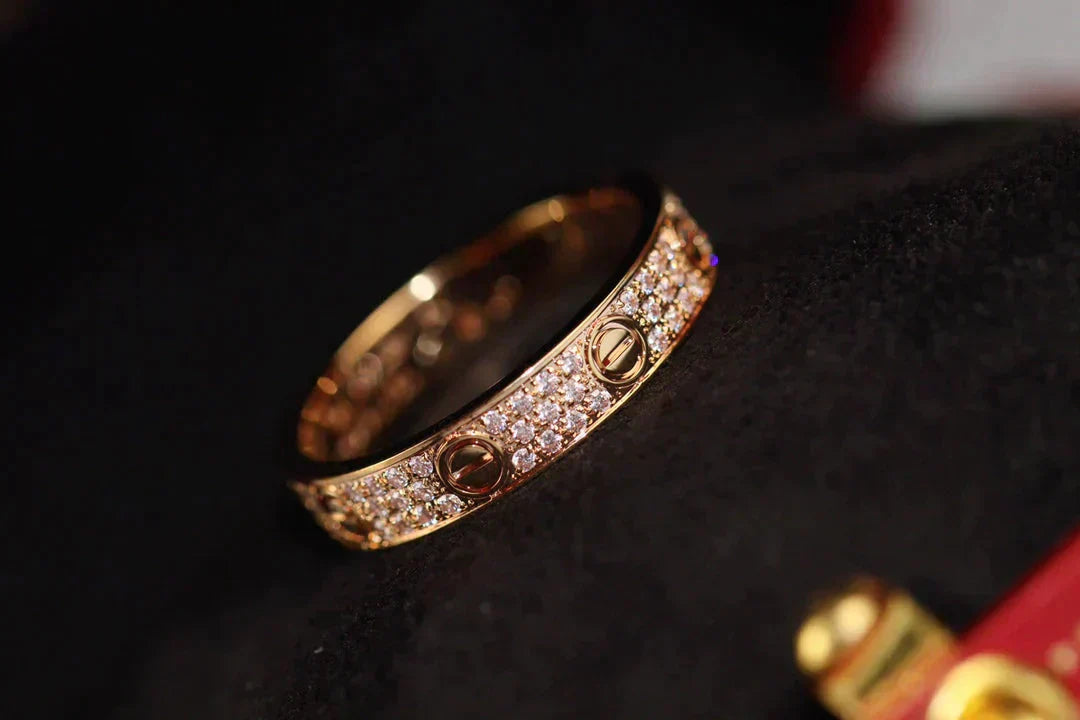 LUXEIFY LOVE RING 4MM DIAMOND PAVED