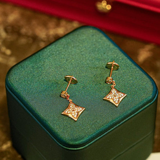 LUXEIFY STAR DIAMONDS EARRINGS GOLD