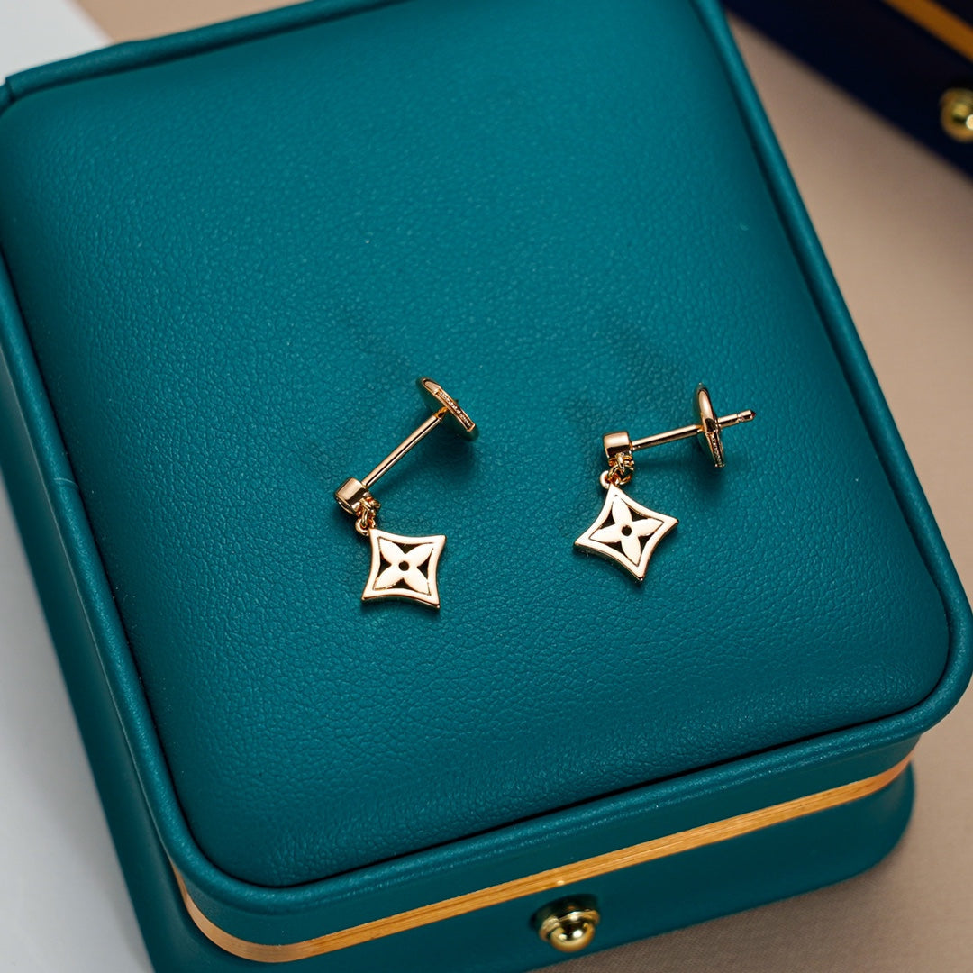 LUXEIFY STAR EARRINGS GOLD