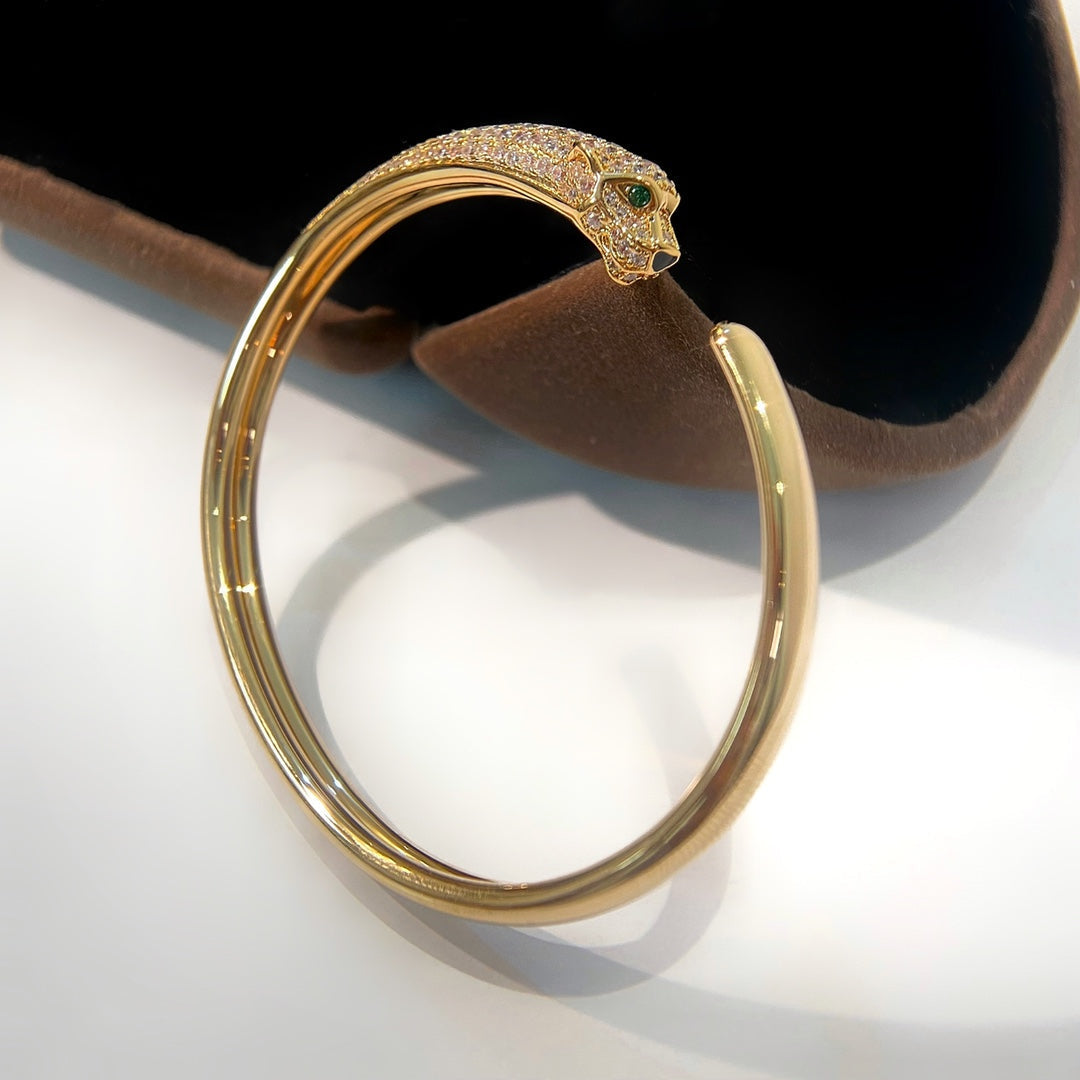 LUXEIFY PANTHERE GOLD DIAMOND OPEN BRACELET