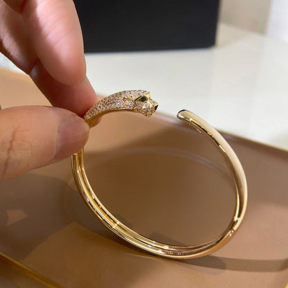 LUXEIFY PANTHERE GOLD DIAMOND OPEN BRACELET