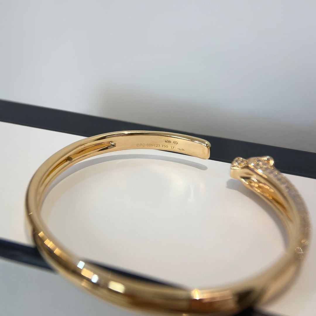 LUXEIFY PANTHERE GOLD DIAMOND OPEN BRACELET