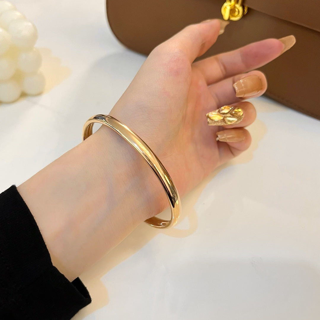 LUXEIFY PANTHERE GOLD DIAMOND OPEN BRACELET