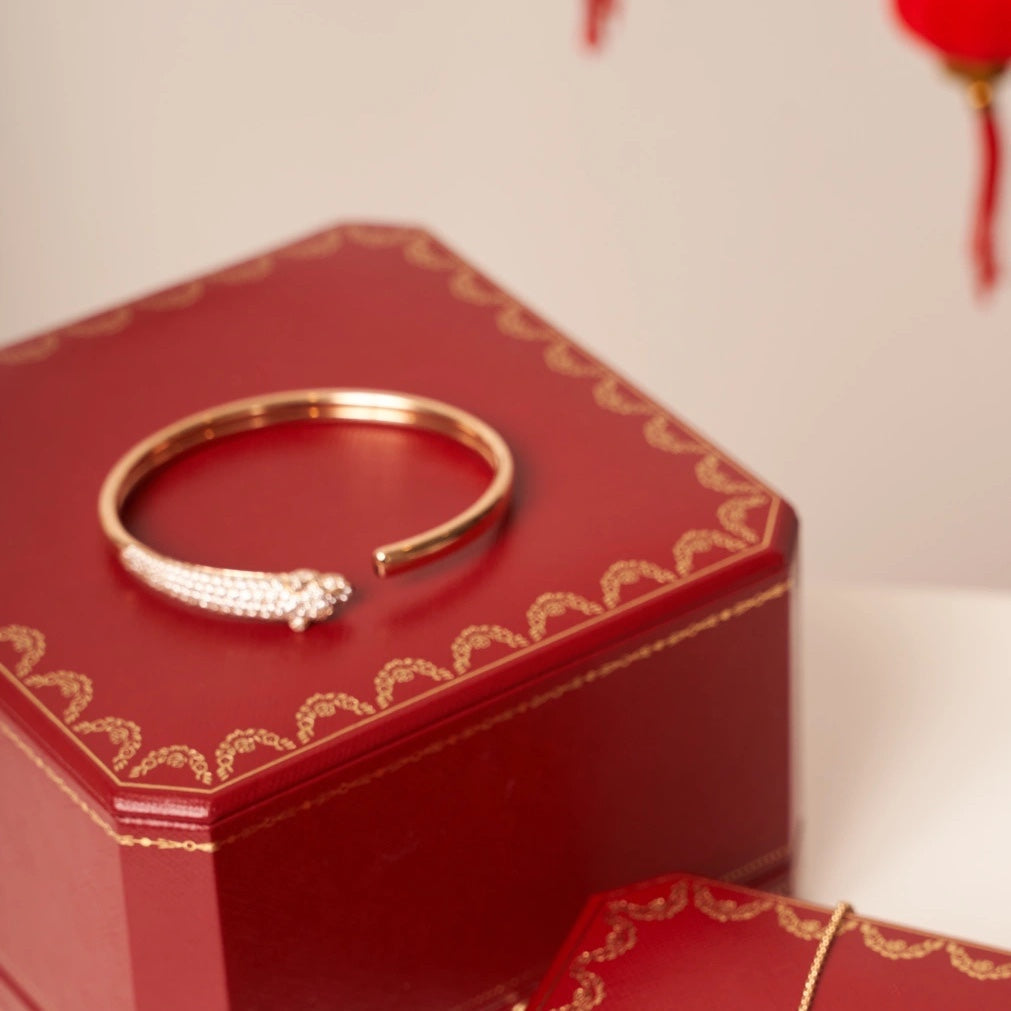 LUXEIFY PANTHERE ROSE GOLD DIAMOND OPEN BRACELET