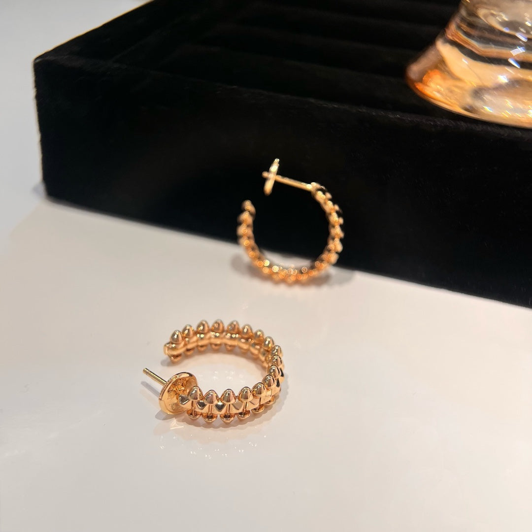 LUXEIFY CLASH EARRINGS