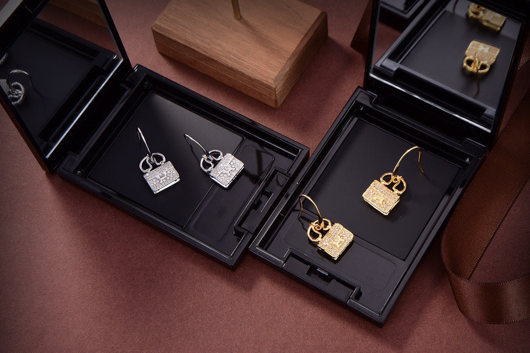 LUXEIFY KELLY DIAMOND EARRINGS