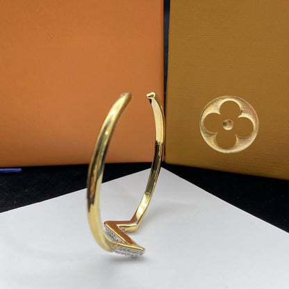 LUXEIFY VOLTE UPSITE DOWN DIAMOND GOLD OPEN BRACELET
