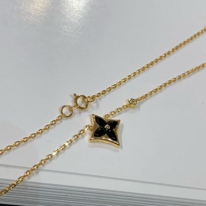 LUXEIFY STAR BLACK MOP NECKLACE