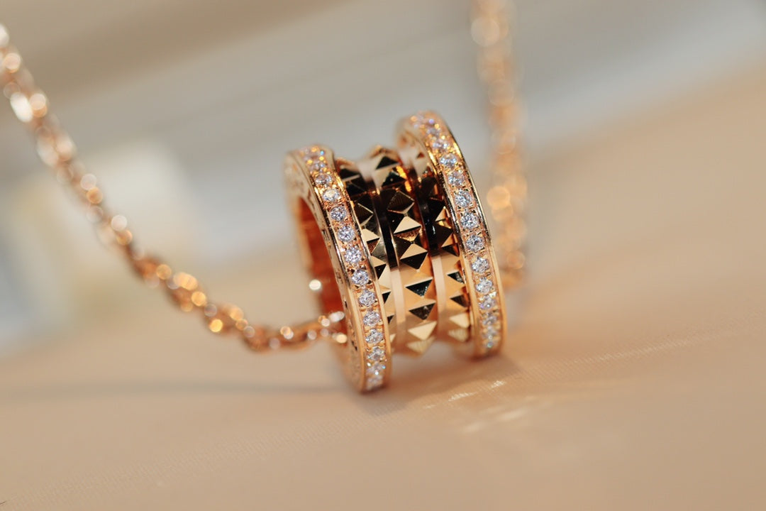 LUXEIFY ZERO 1 ROCK PEDANT PINK GOLD NECKLACE