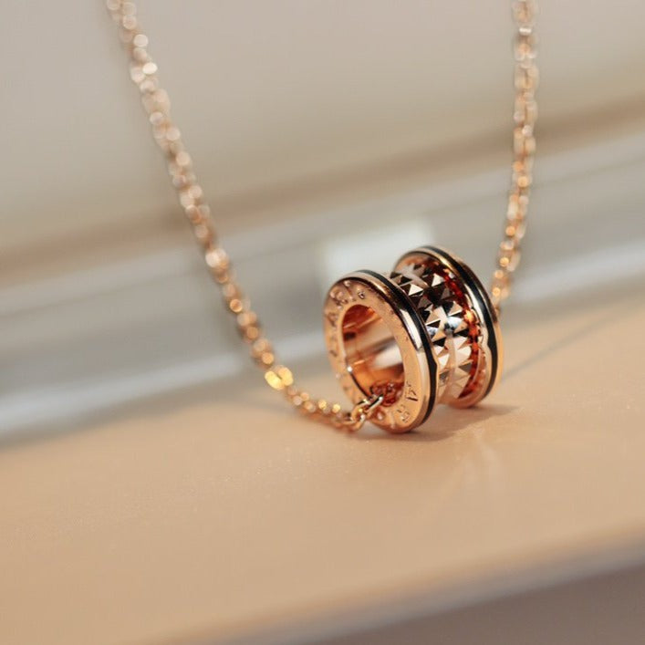 LUXEIFY ZERO 1 ROCK PEDANT PINK GOLD BLACK NECKLACE