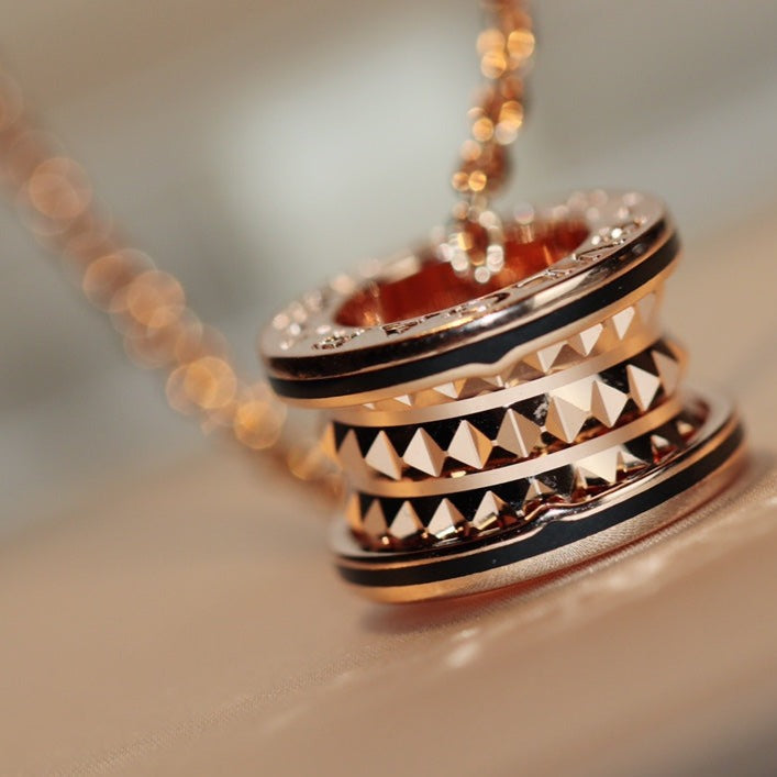 LUXEIFY ZERO 1 ROCK PEDANT PINK GOLD BLACK NECKLACE