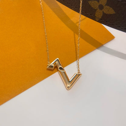 LUXEIFY VOLTE UPSIDE DOWN NECKLACE