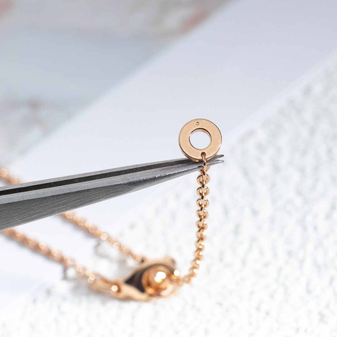 LUXEIFY ZERO 1 WHITE CERAMIC PINK GOLD DIAMOND NECKLACE