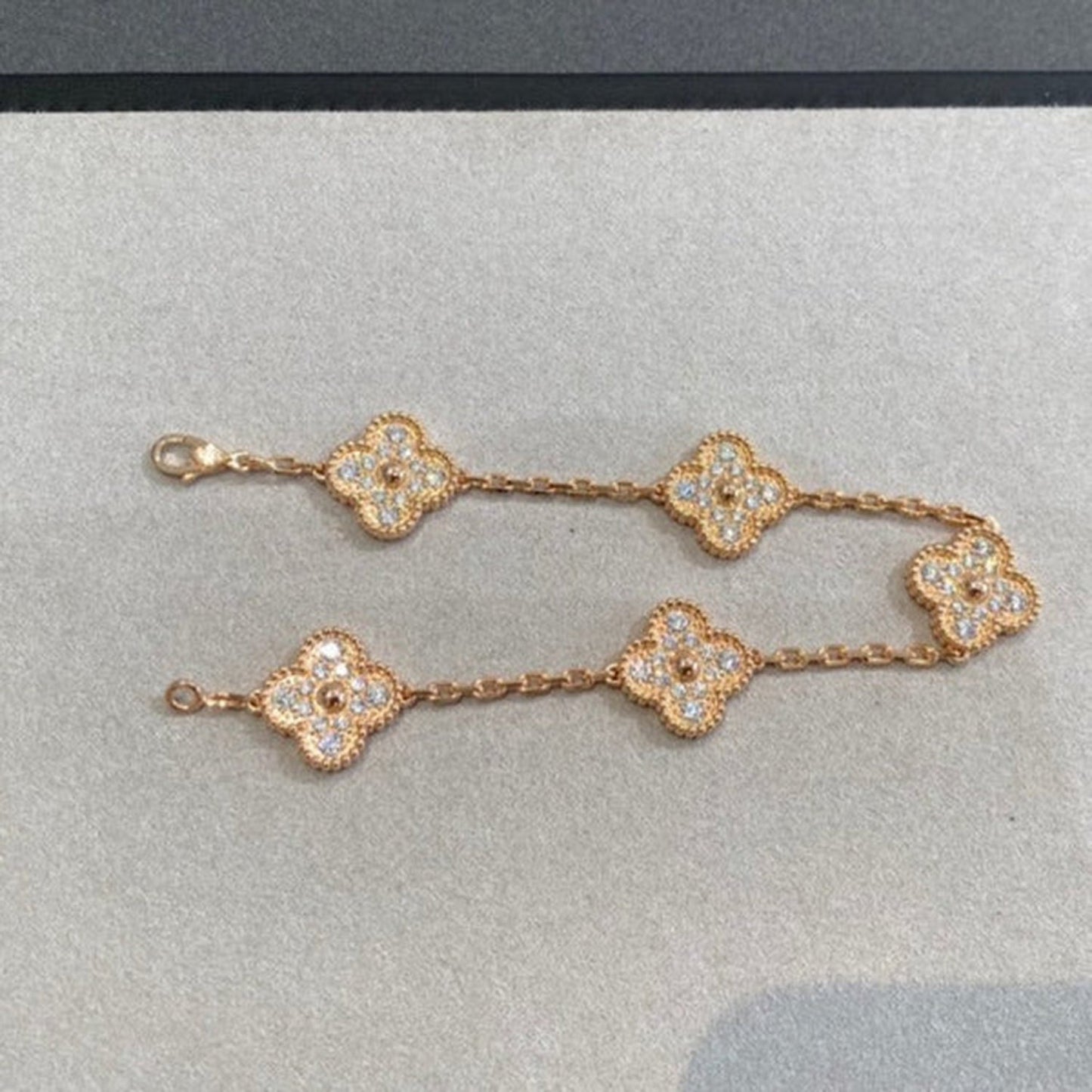 CLOVER 5 MOTIF FULL DIAMOND BRACELET COLLECTION