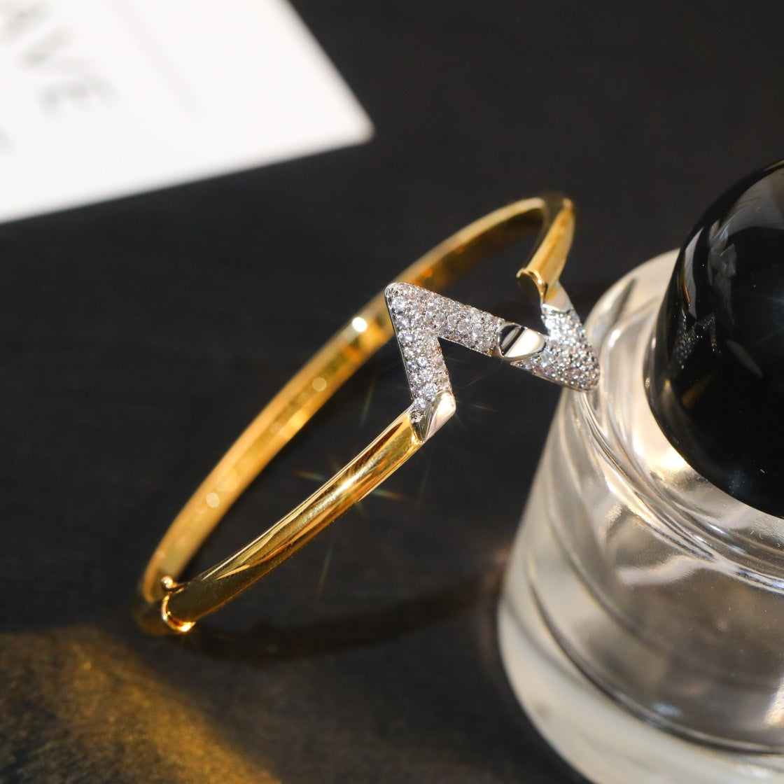 LUXEIFY VOLTE UPSITE DOWN GOLD DIAMOND BRACELET