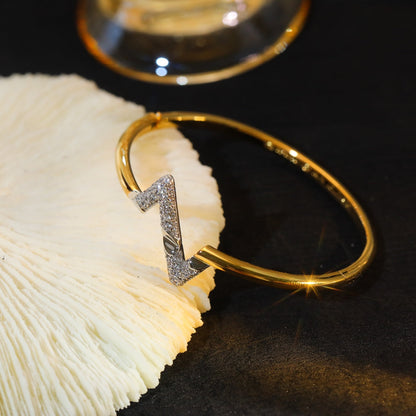 LUXEIFY VOLTE UPSITE DOWN GOLD DIAMOND BRACELET