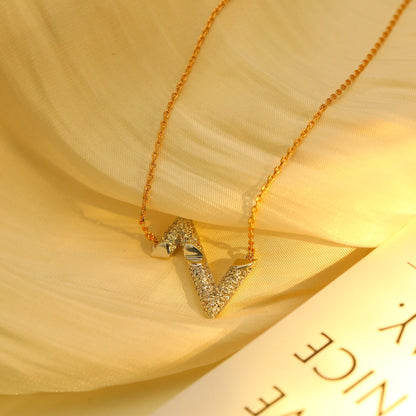LUXEIFY VOLT SILVER DIAMOND PEDANT NECKLACE
