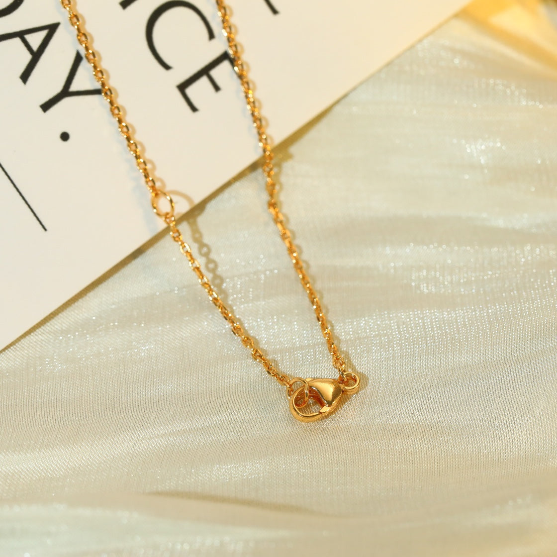LUXEIFY VOLT SILVER DIAMOND PEDANT NECKLACE
