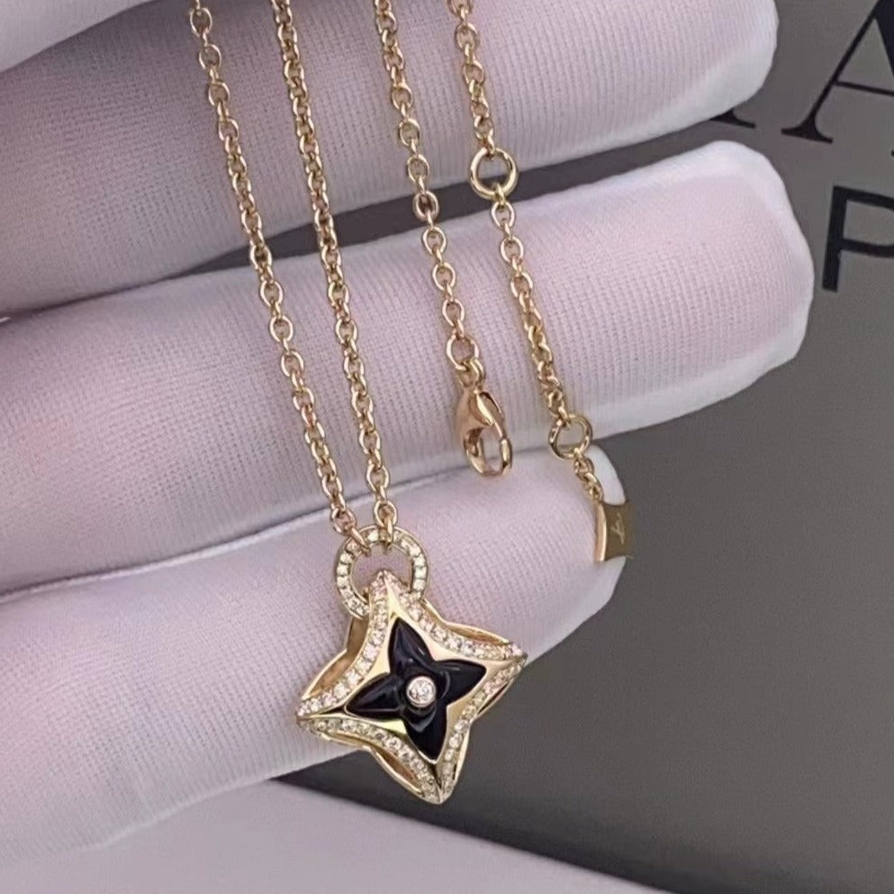 LUXEIFY STAR PEDANT PINK GOLD DIAMOND NECKLACE