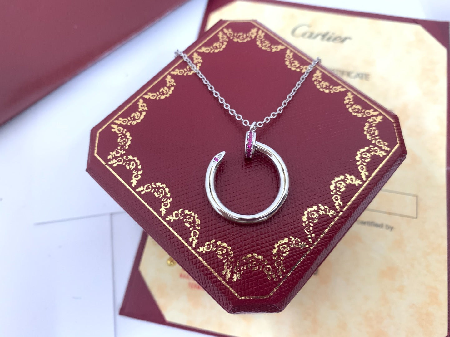 LUXEIFY JUSTE PINK DIAMOND NECKLACE