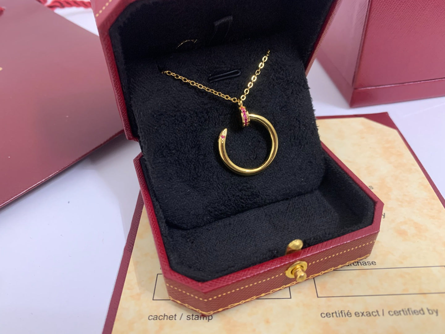 LUXEIFY JUSTE PINK DIAMOND NECKLACE