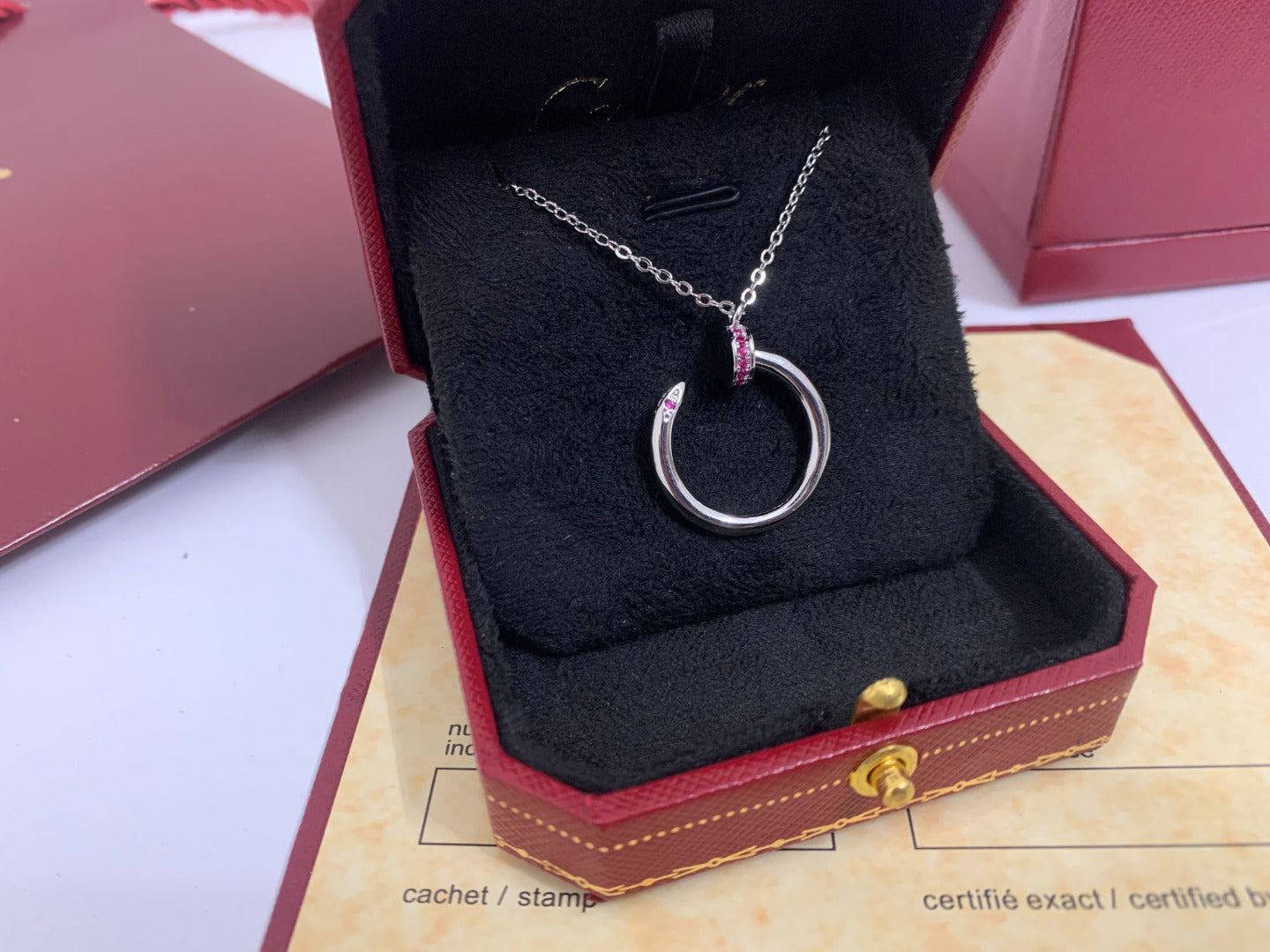 LUXEIFY JUSTE PINK DIAMOND NECKLACE